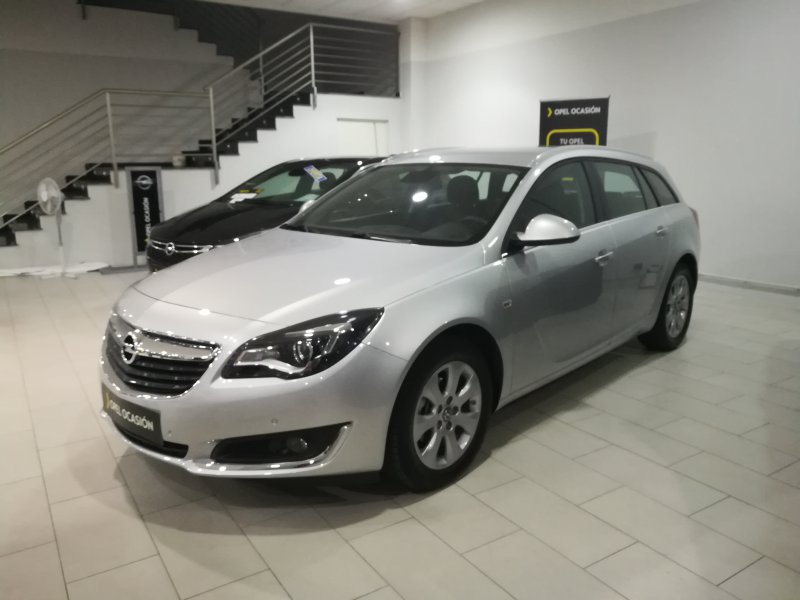 Opel Insignia ST 1.6 CDTI ecoFLEX S&S 120 CV Selective Opel Insignia ST 1.6 CDTI ecoFLEX S&S 120 CV Selective