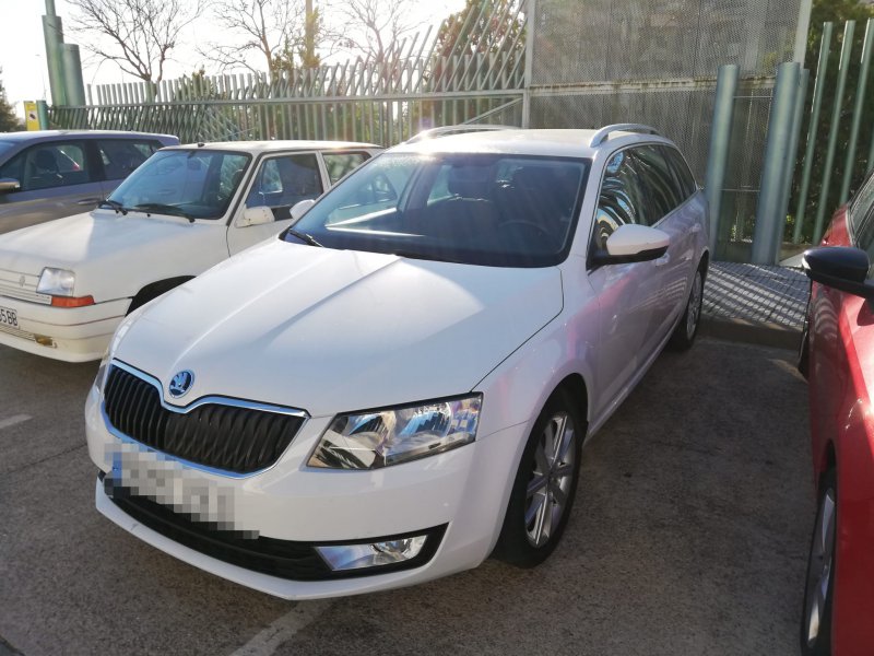 Skoda Octavia Combi 1.6 TDI CR 81KW (110cv) Ambition Skoda Octavia Combi 1.6 TDI CR 81KW (110cv) Ambition