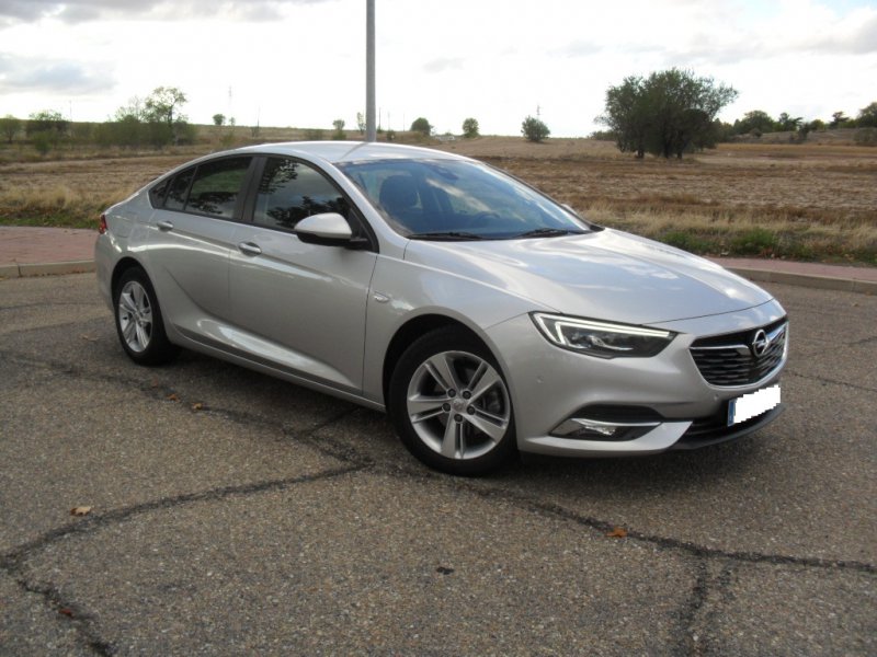 Opel Insignia 1.6 CDTi 100kW S&S TURBO D Business Opel Insignia 1.6 CDTi 100kW S&S TURBO D Business