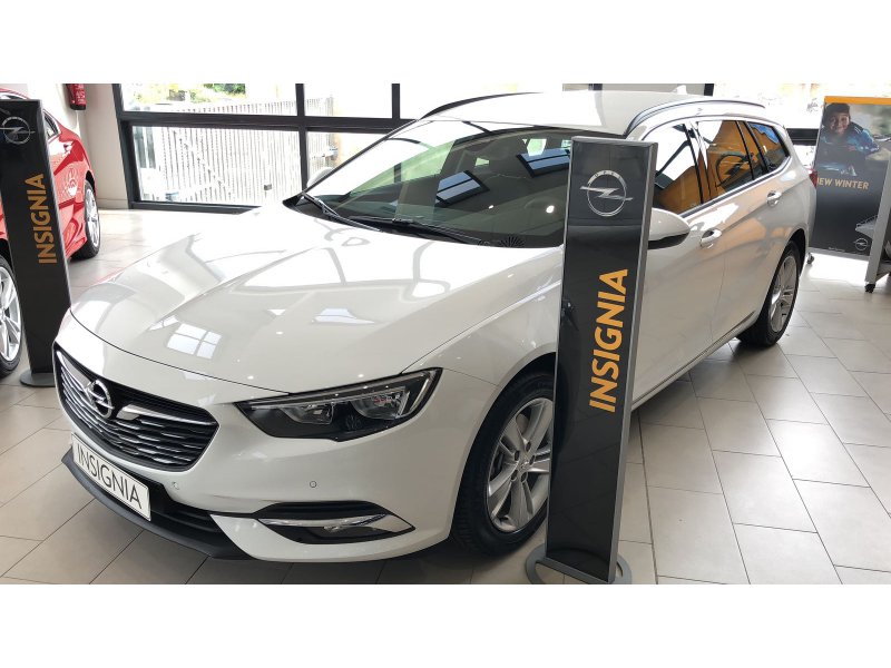 Opel Insignia Sports Tourer 1.6 CDTi 100kW S&S TURBO D Selective Opel Insignia Sports Tourer 1.6 CDTi 100kW S&S TURBO D Selective