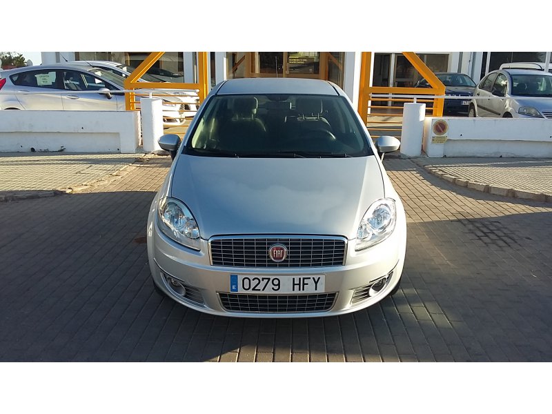 Fiat Linea 1.6 Multijet 16v 105cv Emotion Fiat Linea 1.6 Multijet 16v 105cv Emotion