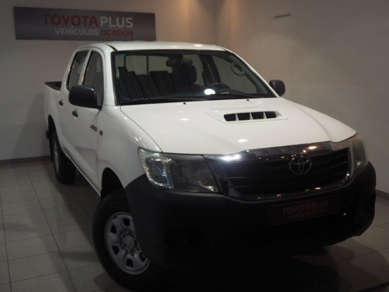 Toyota Hilux 2.5 D-4D Doble Cabina 4x4 GX Toyota Hilux 2.5 D-4D Doble Cabina 4x4 GX