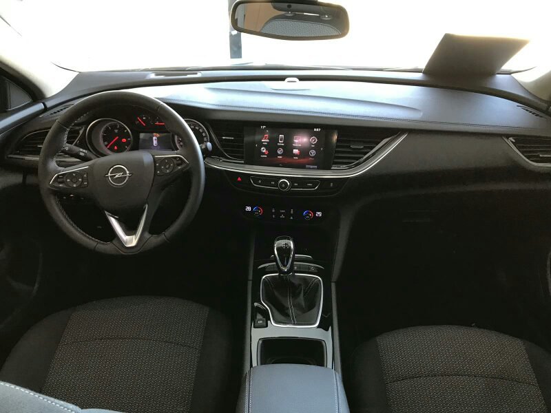 Opel Insignia 1.6 CDTi 100kW ecoTEC D Selective Opel Insignia 1.6 CDTi 100kW ecoTEC D Selective