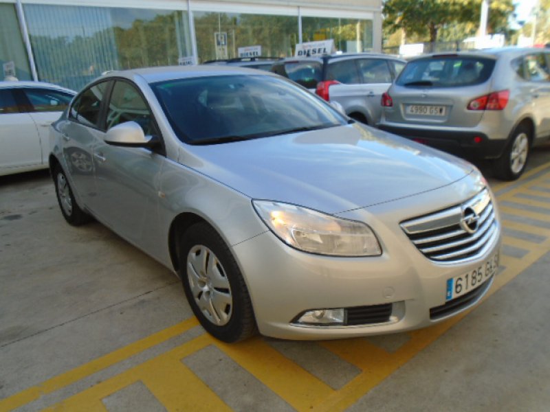Opel Insignia 2.0CDTI ESSENTIA Opel Insignia 2.0CDTI ESSENTIA