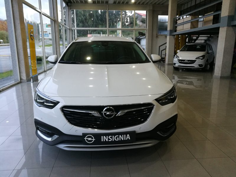 Opel Insignia CT 2.0 CDTi Turbo D Auto Country Tourer Opel Insignia CT 2.0 CDTi Turbo D Auto Country Tourer