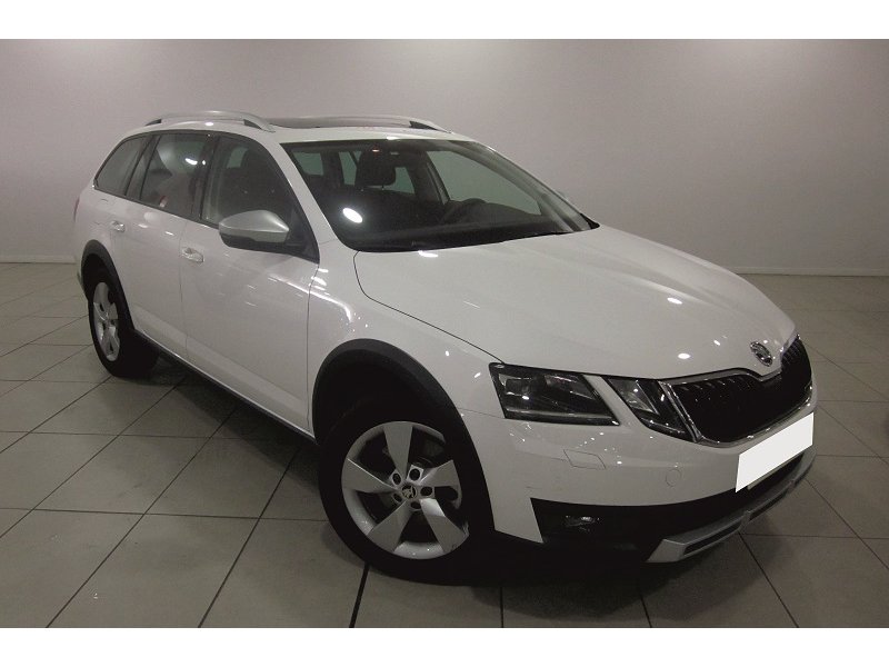 Skoda Octavia 2.0 TDI (184cv) DSG 4x4 Scout Skoda Octavia 2.0 TDI (184cv) DSG 4x4 Scout