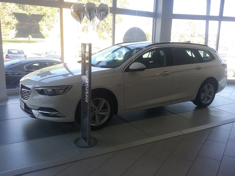 Opel Insignia ST 1.6 CDTi 100kW ecoTEC D Selective Opel Insignia ST 1.6 CDTi 100kW ecoTEC D Selective