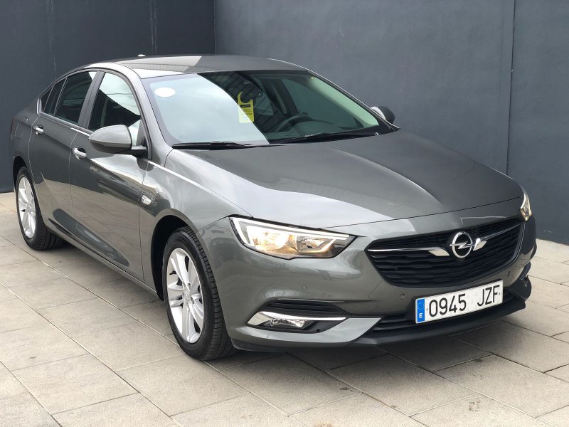 Opel Insignia 1.6 CDTi 100kW S&S TURBO D Selective Opel Insignia 1.6 CDTi 100kW S&S TURBO D Selective