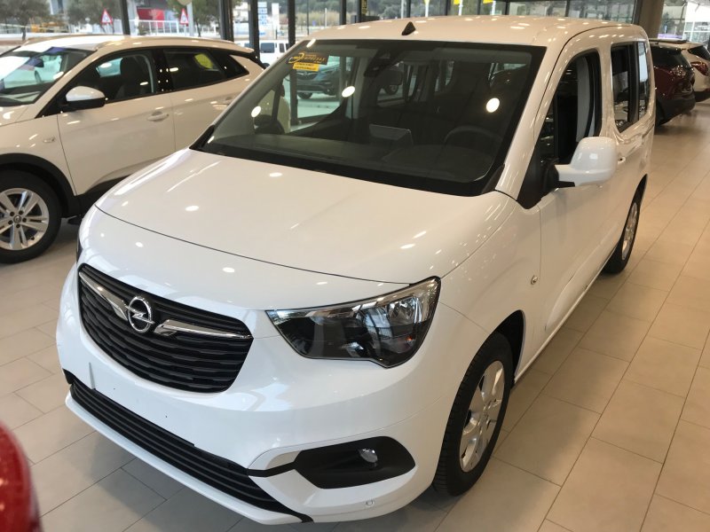 Opel Combo Life 1.5 TD 75kW (100CV) S/S L Selective Opel Combo Life 1.5 TD 75kW (100CV) S/S L Selective