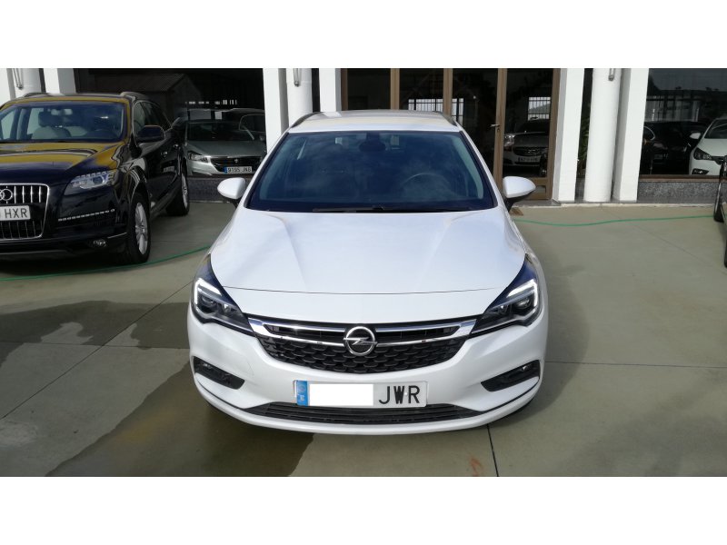 Opel Astra 1.6 CDTi 110 CV ST Selective Opel Astra 1.6 CDTi 110 CV ST Selective