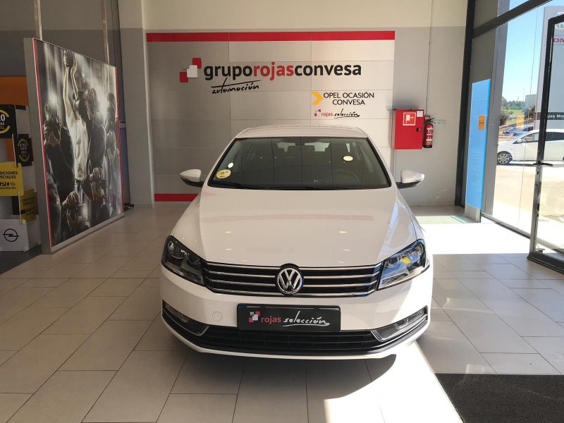 Volkswagen Passat 1.6 TDI 105cv Tech Edition Bluemotion Volkswagen Passat 1.6 TDI 105cv Tech Edition Bluemotion