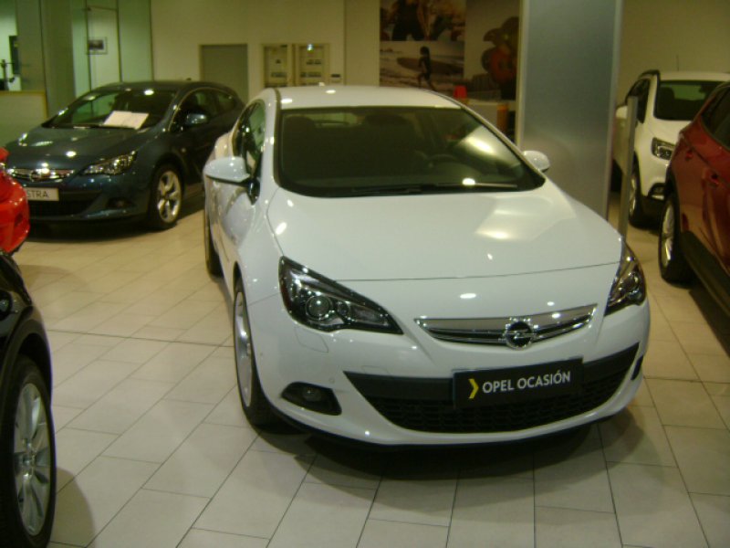 Opel Astra GTC 1.6 CDTi S/S Sportive Opel Astra GTC 1.6 CDTi S/S Sportive