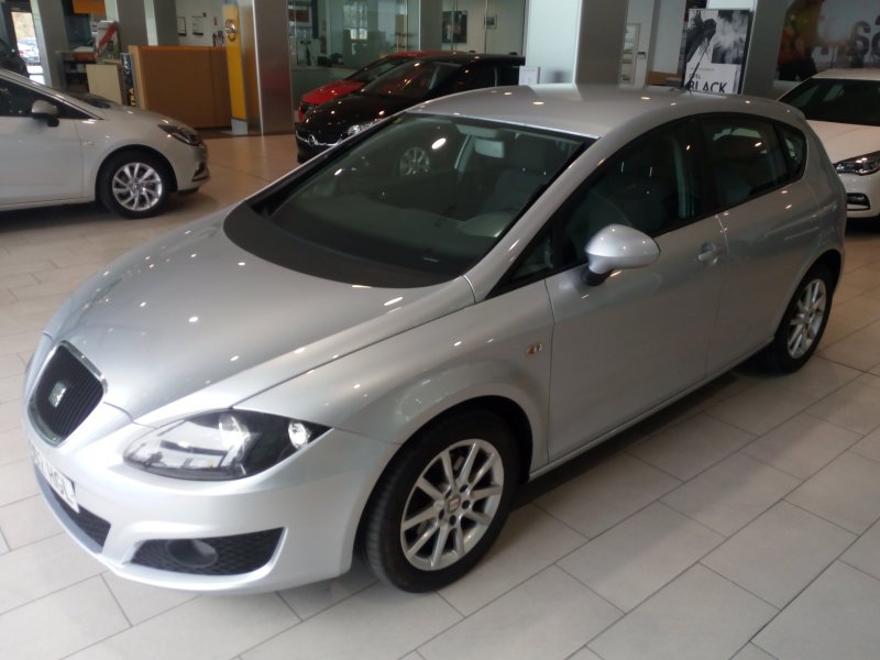 SEAT León 1.6 TDI 105cv Style SEAT León 1.6 TDI 105cv Style