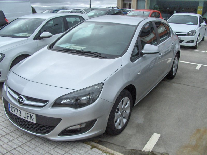 Opel Astra 1.6 CDTi S/S 110 CV Business Opel Astra 1.6 CDTi S/S 110 CV Business