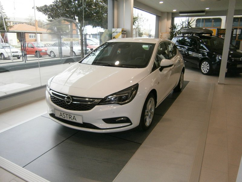 Opel Astra 1.6 CDTi S/S 81kW (110CV) Dynamic Opel Astra 1.6 CDTi S/S 81kW (110CV) Dynamic