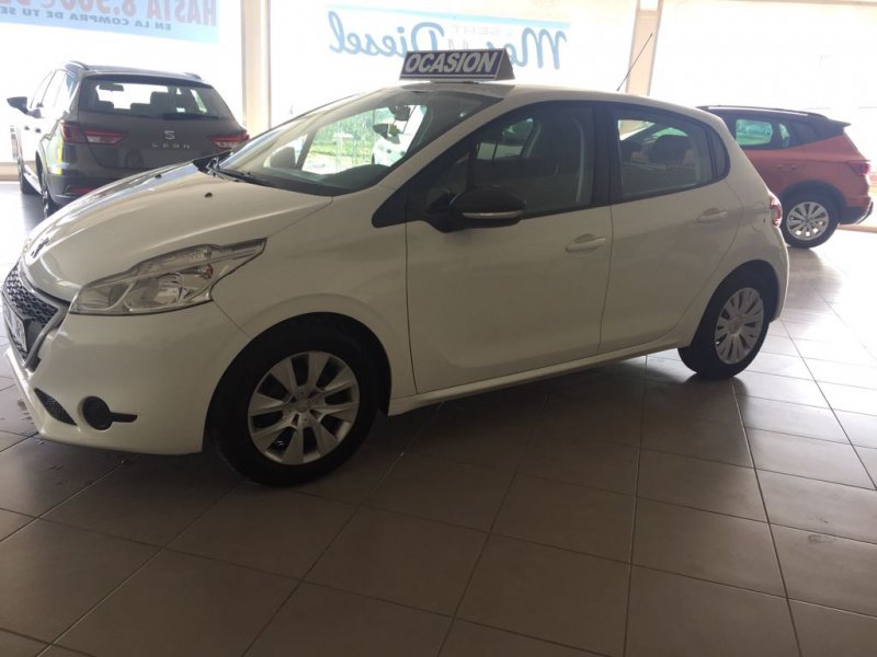 Peugeot 208 5P BUSINESS LINE 1.4 HDi 68 Business Line Peugeot 208 5P BUSINESS LINE 1.4 HDi 68 Business Line