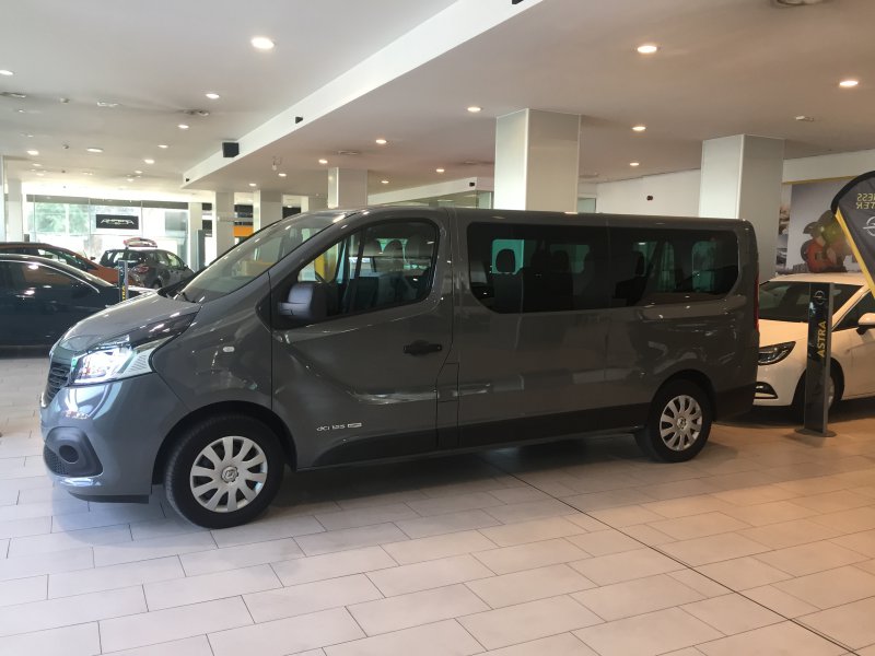 Renault Trafic Passenger Edit. 9 Lar. En. dCi 125 TT E6 Passenger Edition Renault Trafic Passenger Edit. 9 Lar. En. dCi 125 TT E6 Passenger Edition
