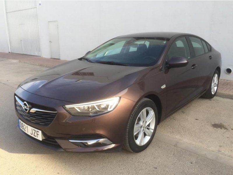Opel Insignia 1.6 CDTi 100kW S&S TURBO D Selective Opel Insignia 1.6 CDTi 100kW S&S TURBO D Selective