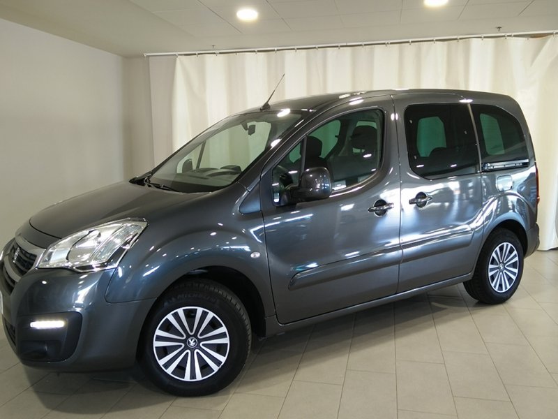 Peugeot Partner TEPEE 1.6 BlueHDi 100 Active Peugeot Partner TEPEE 1.6 BlueHDi 100 Active